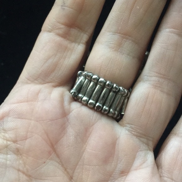 Rhinestone statement ring - Picture 3 of 11